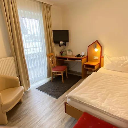 Garni Am Brunnenplatz 3* Герольштайн