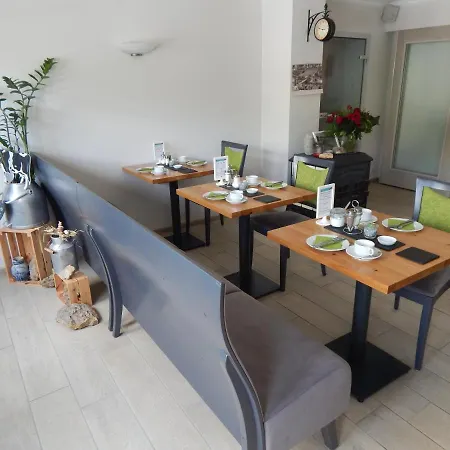 Otel Garni Am Brunnenplatz 3*