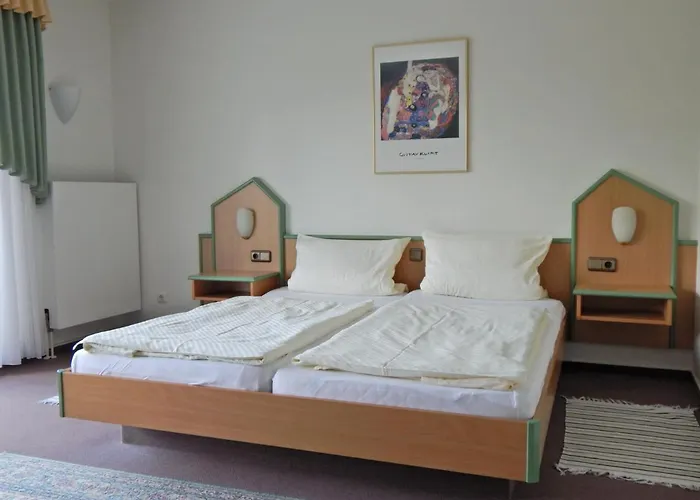 Garni Am Brunnenplatz 3*