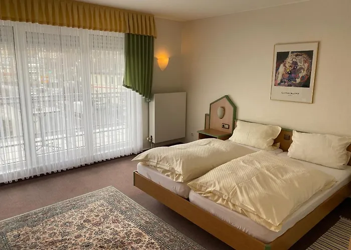 Garni Am Brunnenplatz 3*